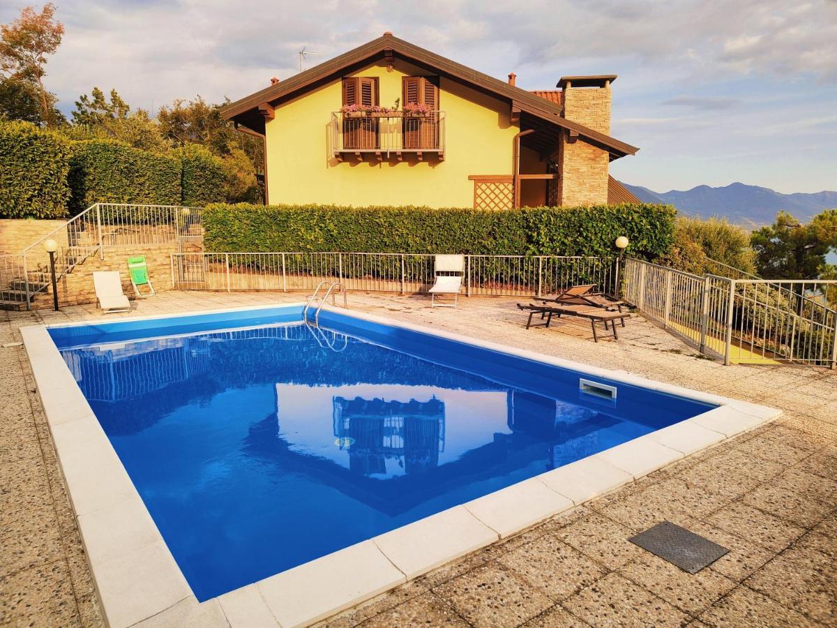 Happy Guest Apartments - Lake Panorama & Pool Riva di Solto Buitenkant foto