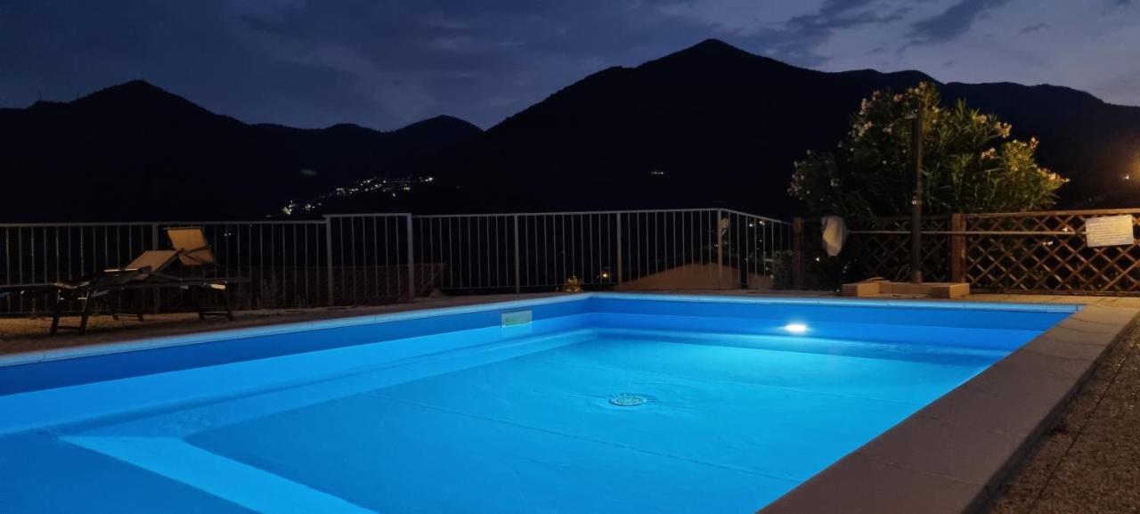 Happy Guest Apartments - Lake Panorama & Pool Riva di Solto Buitenkant foto